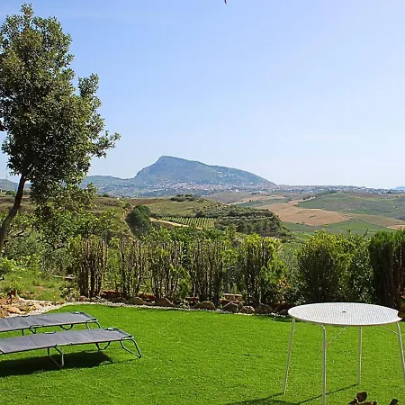 Finestra Sul Castello * Partinico