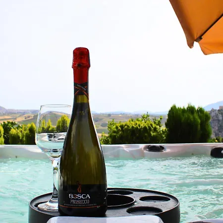 Finestra Sul Castello Вилла